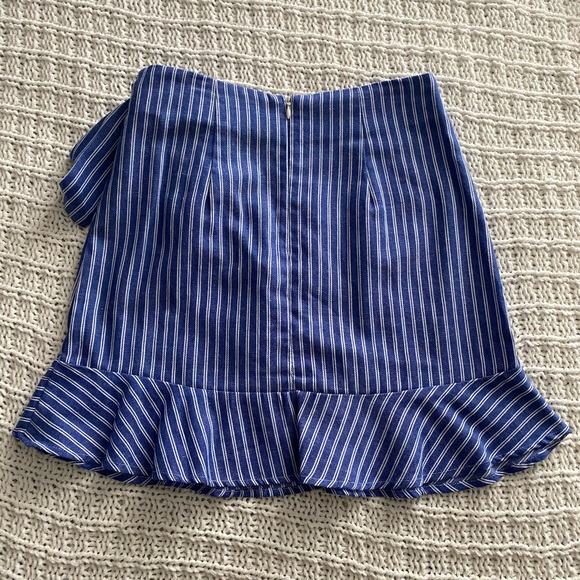 SHEIN Mini Skirt - Picture 2 of 2